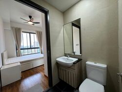 Sims Edge (D14), Apartment #555030161